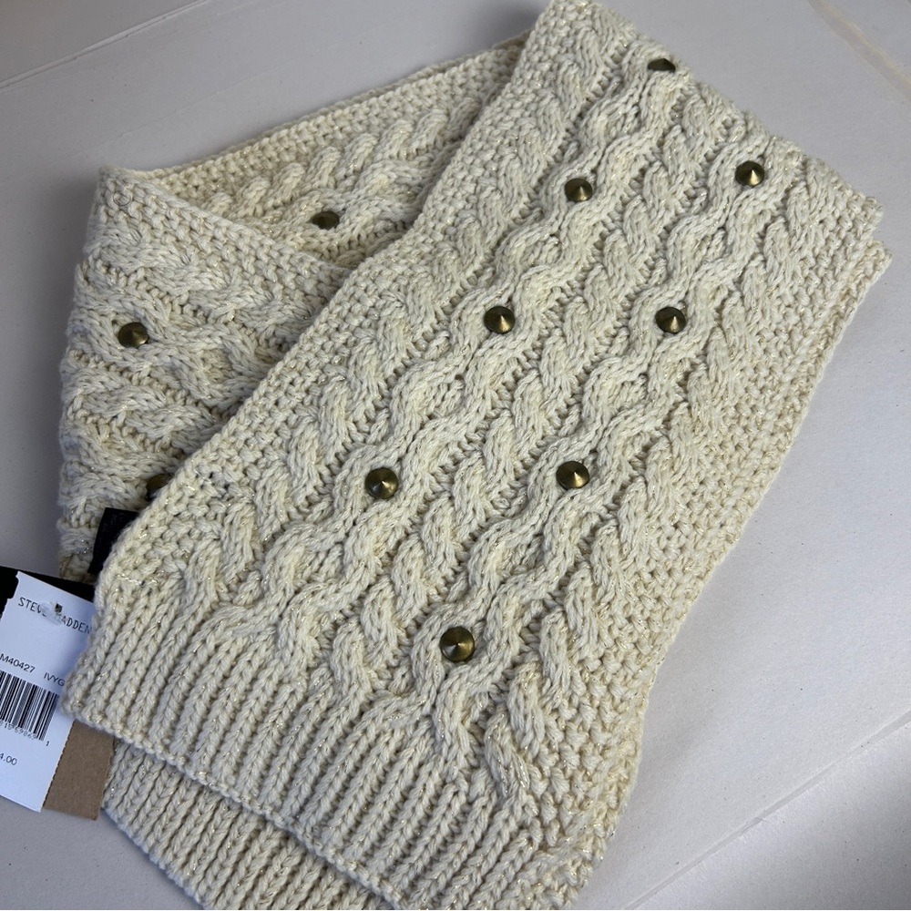 Steve Madden new Cream Cable Knit scarf with hardware